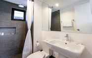 Toilet Kamar 6 Privato Hotel Makati