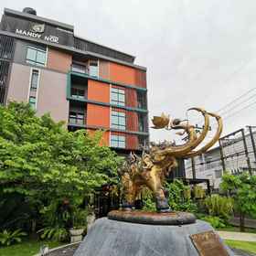 Mandy Nok1 , 飯店ท่าน้ำศรีชัน