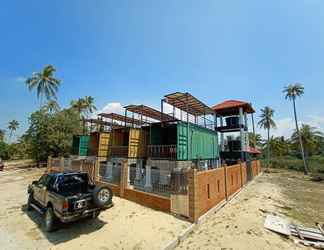 Exterior 2 Sand Dune Villa