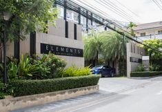 Exterior 6 Locals Bangna Elements Srinakarin