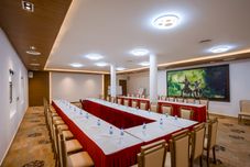 機能ホール Orussey One Boutique