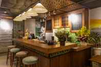 Bar, Cafe and Lounge Seahorse Han Market Da Nang Hostel by Haviland