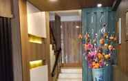 Sảnh chờ 4 RedDoorz Plus near Pantai Coastarina 2