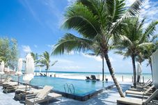 スイミングプール Palmy Luxury Beach Phu Quoc