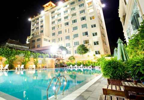 Swimming Pool Classy Hotel & Spa