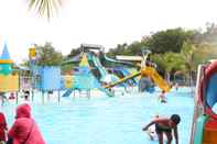 Swimming Pool Van Huong Mai Bungalow