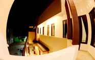 Exterior 2 Zara Syariah Guest House