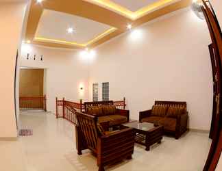 Lobi 2 Zara Syariah Guest House