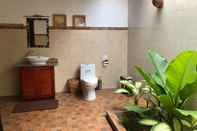 Toilet Kamar Mango Home Riverside