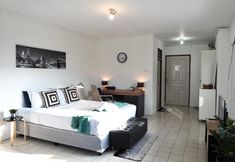 Bedroom 4 Panoramic Mountain and City Views from 50 sqm room