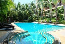 外部的 Rawai Suites Phuket