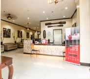 Lobby 7 RedDoorz Plus near Rizal Junction