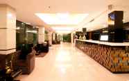 Lobi 3 Rashmi's Plaza Hotel 