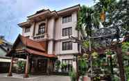 Bangunan 2 City River Hotel