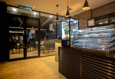 Bar, Cafe and Lounge 6 Hexa Hotel & Backpackers Capsules Bukit Bintang