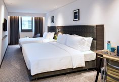 Bedroom 3 Camlux Hotel 