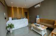 Lobi 2 Wooden Maple Hotel