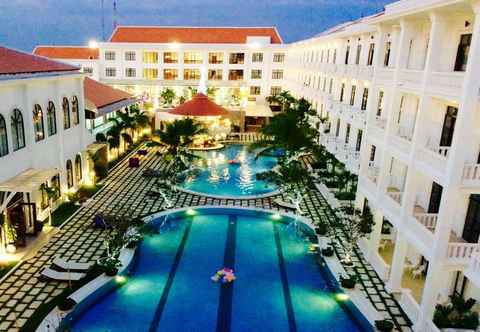 Swimming Pool Apsara Palace Resort & Conference Center