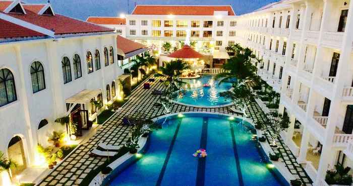 สระว่ายน้ำ Apsara Palace Resort & Conference Center