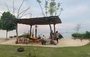 Bar, Kafe, dan Lounge 6 Thamarind Resort Gili Gede