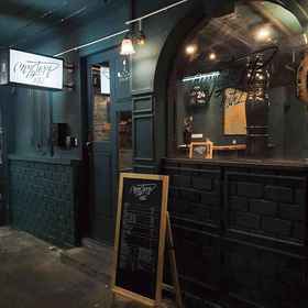 Mystery hostel 1, 酒店 T-Square (Tang Hua Seng) Department Store Thonburi