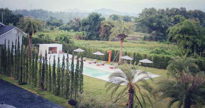 Swimming Pool Pai Lamun Valley