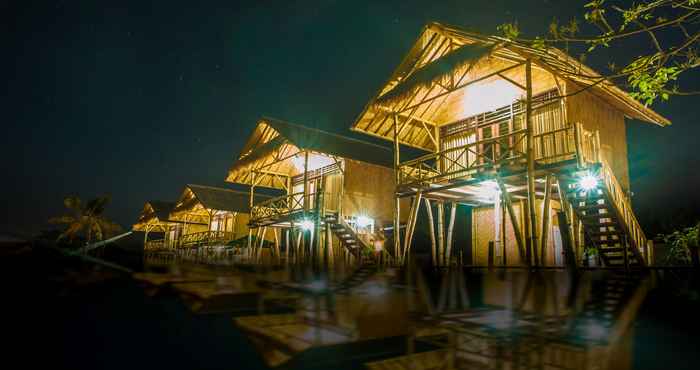 Bangunan Pondok Bamboo Villa