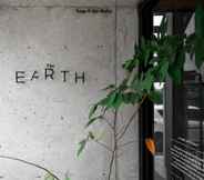 Exterior 2 The Earth Hotel