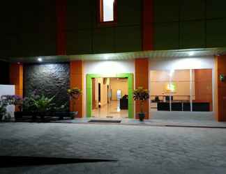 ภายนอกอาคาร 2 Hotel Millenium Kendari