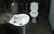 ห้องน้ำภายในห้อง 4 GO INN Thapae
