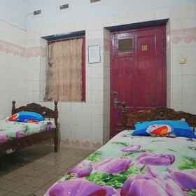 Bedroom 1 SPOT ON 1972 Aman Family Inn Syariah, Ponorogo Hotels