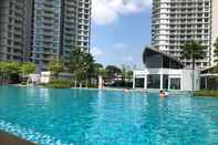 Kolam Renang Waterfront living @ Teega Residence