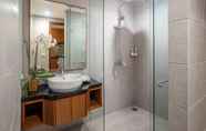 In-room Bathroom 7 Pondok Arya Villas by Kamara 