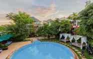 Swimming Pool 4 Les Bambous Luxury Hotel