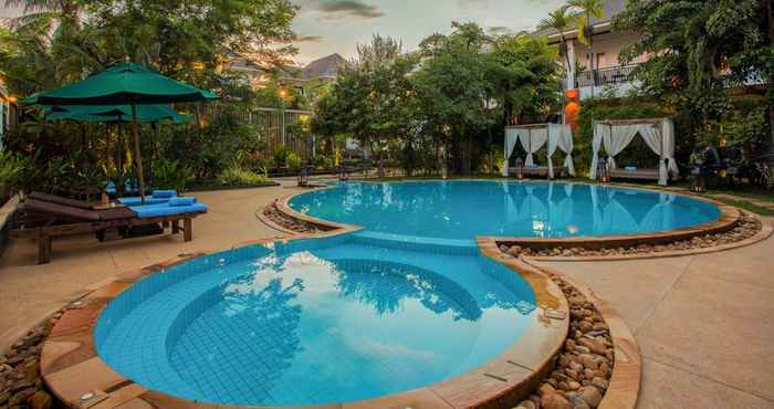 Swimming Pool Les Bambous Luxury Hotel