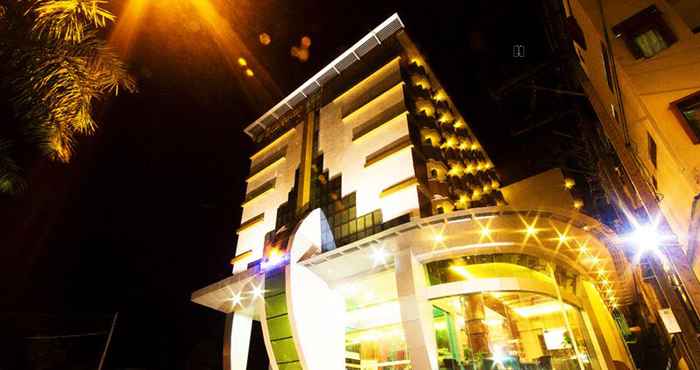 Bangunan Siam Thana Hotel