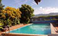 Swimming Pool 2 Vang Vieng Garden Bungalow