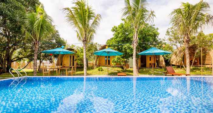 Swimming Pool Hoi An Seabreeze Village Resort