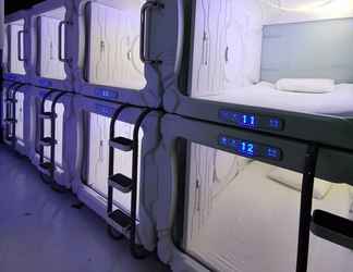 Luar Bangunan 2 Bangau Capsule Hotel - Downtown KLIA