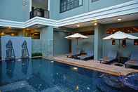 สระว่ายน้ำ Bayon Boutique Hotel