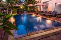 สระว่ายน้ำ Bliss Villa