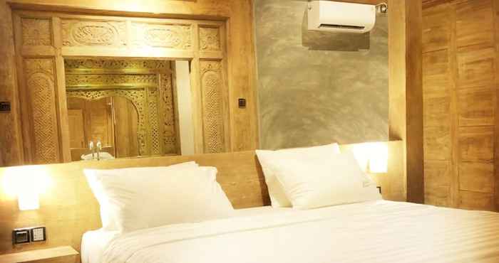 Kamar Tidur Kayu Joglo Villa