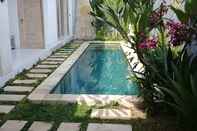 Kolam Renang Villa Blessings