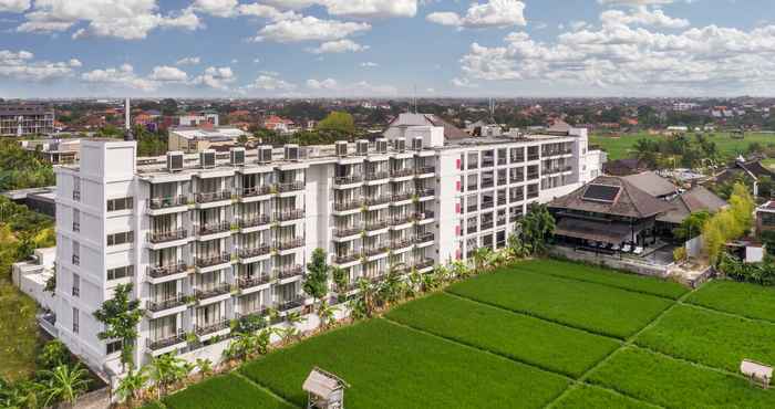 Bên ngoài d'primahotel Petitenget Seminyak 2