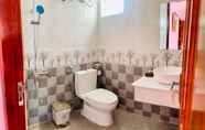 Toilet Kamar 7 Rosy House Dalat