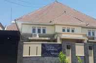 ภายนอกอาคาร Gandrung Homestay - 4 Bedroom