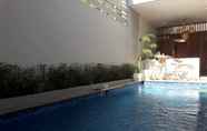 Swimming Pool 2 Mantra Gili