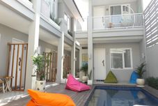 Exterior Mantra Gili