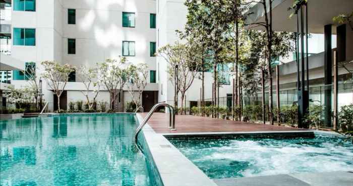 สระว่ายน้ำ Studio Apartment @ Mercu Summer Suites KLCC