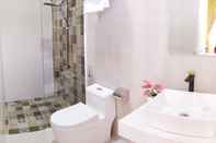In-room Bathroom Rose Villa Dalat